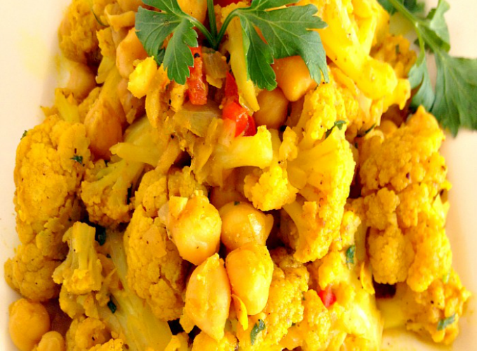 curry caulilower and channa